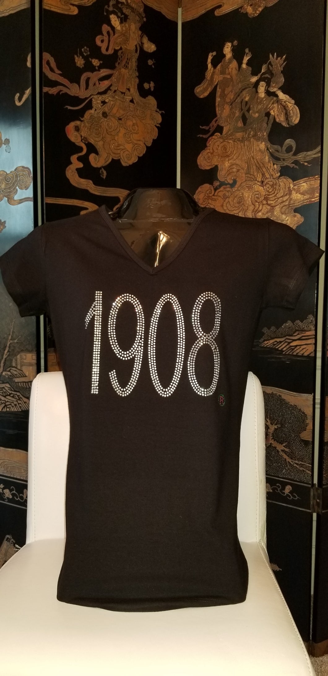 AKA BLACK V-NECK TEE 1908 CLEAR STONE DESIGN