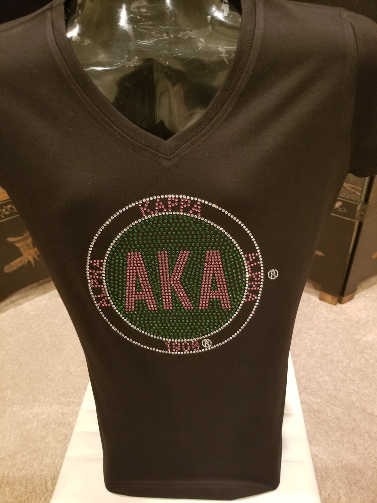 AKA BLACK V-NECK TEE CIRCLE DESIGN